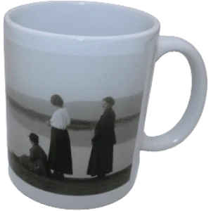 Bolli með ljósmynd konur við Ölfusá eftir Sigríði Zöega